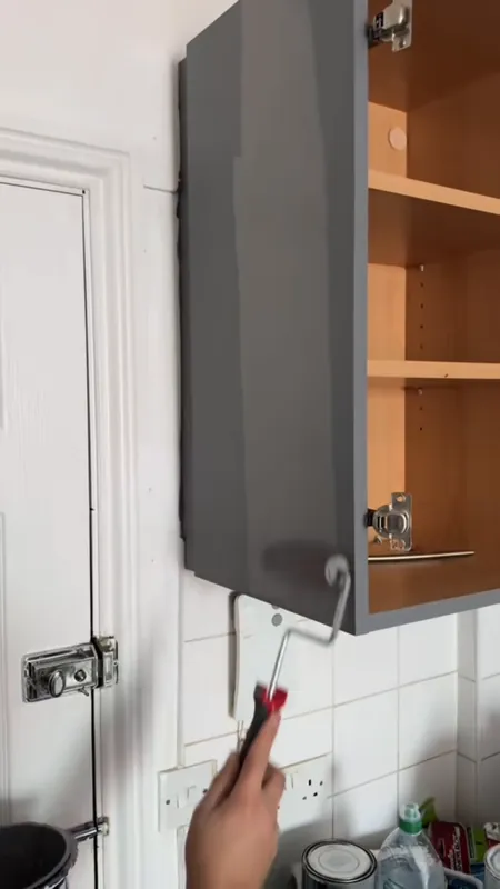 The grey finish going on