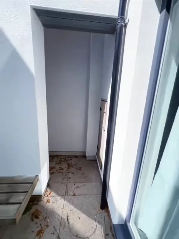 The alcove off the courtyard — after