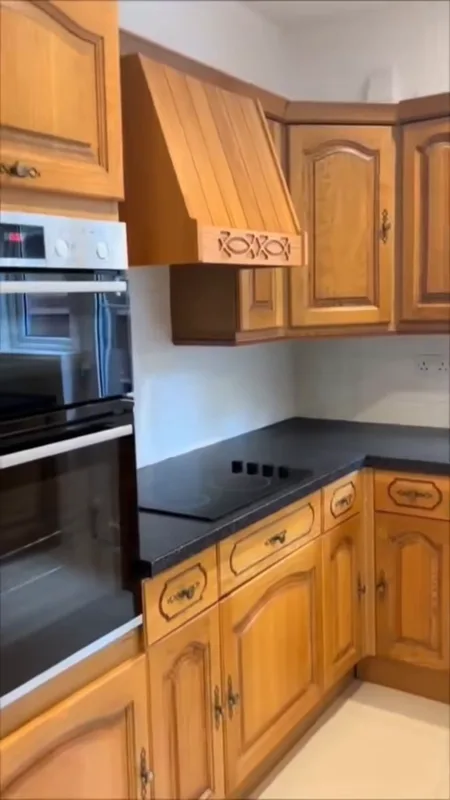 The oven housing, cooker hood and corner run — before