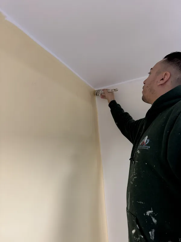 Cutting in a sharp line at the ceiling