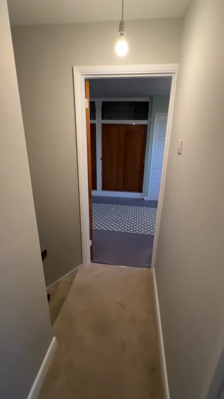 The landing, looking into the main bedroom